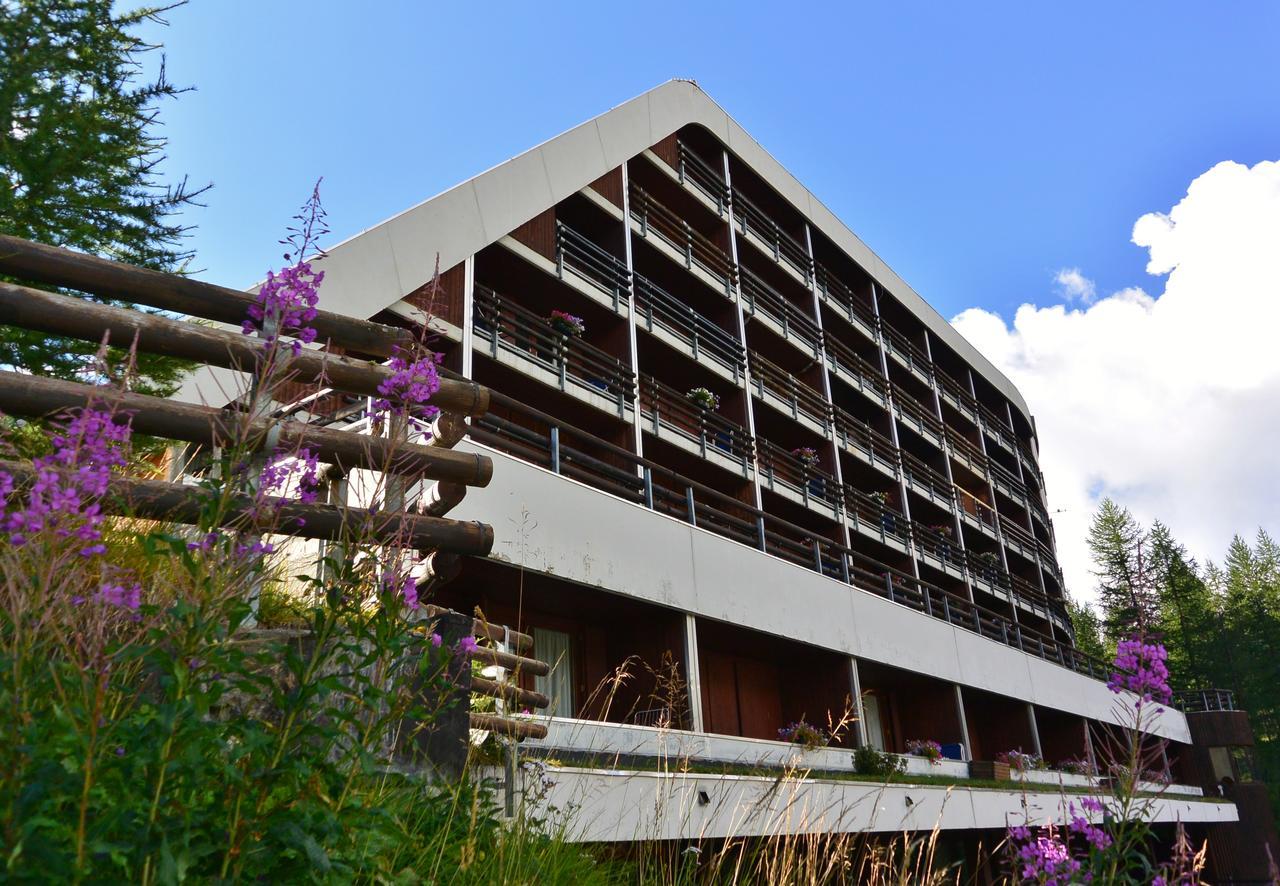 Appartamenti La Maison De Vacances Breuil-Cervinia Exteriör bild
