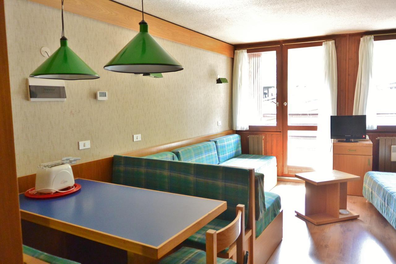 Appartamenti La Maison De Vacances Breuil-Cervinia Exteriör bild