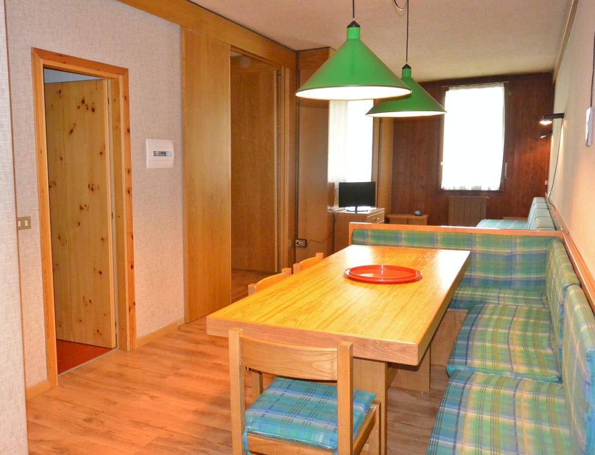 Appartamenti La Maison De Vacances Breuil-Cervinia Exteriör bild