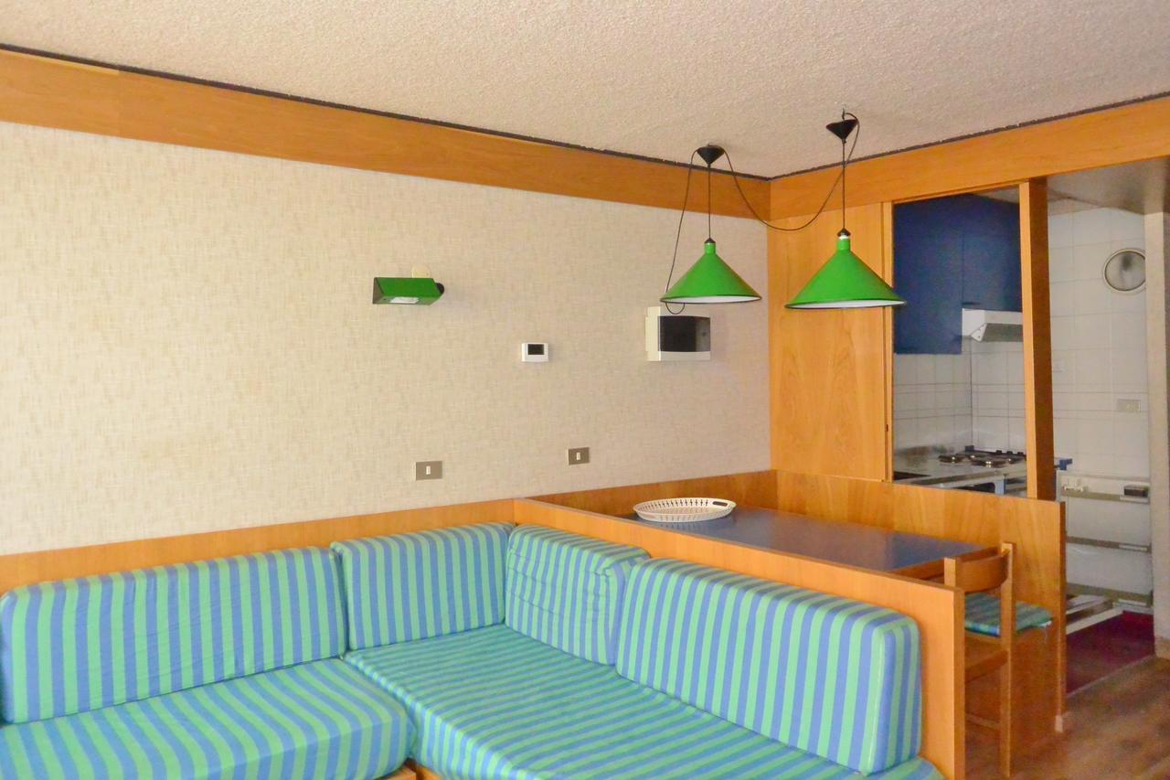 Appartamenti La Maison De Vacances Breuil-Cervinia Exteriör bild