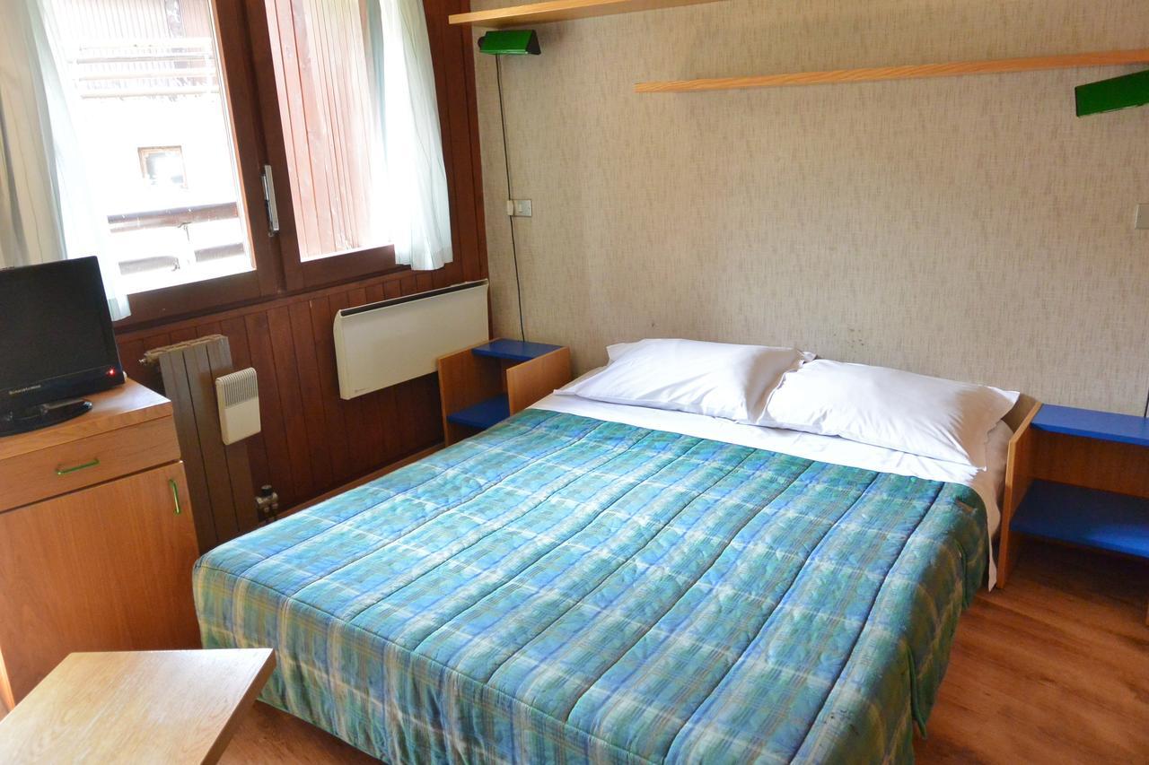 Appartamenti La Maison De Vacances Breuil-Cervinia Exteriör bild