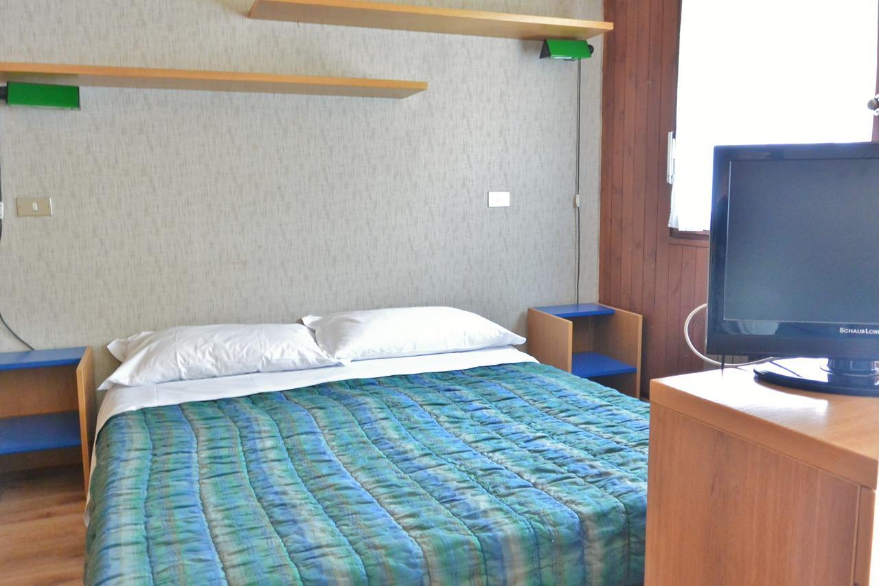 Appartamenti La Maison De Vacances Breuil-Cervinia Exteriör bild