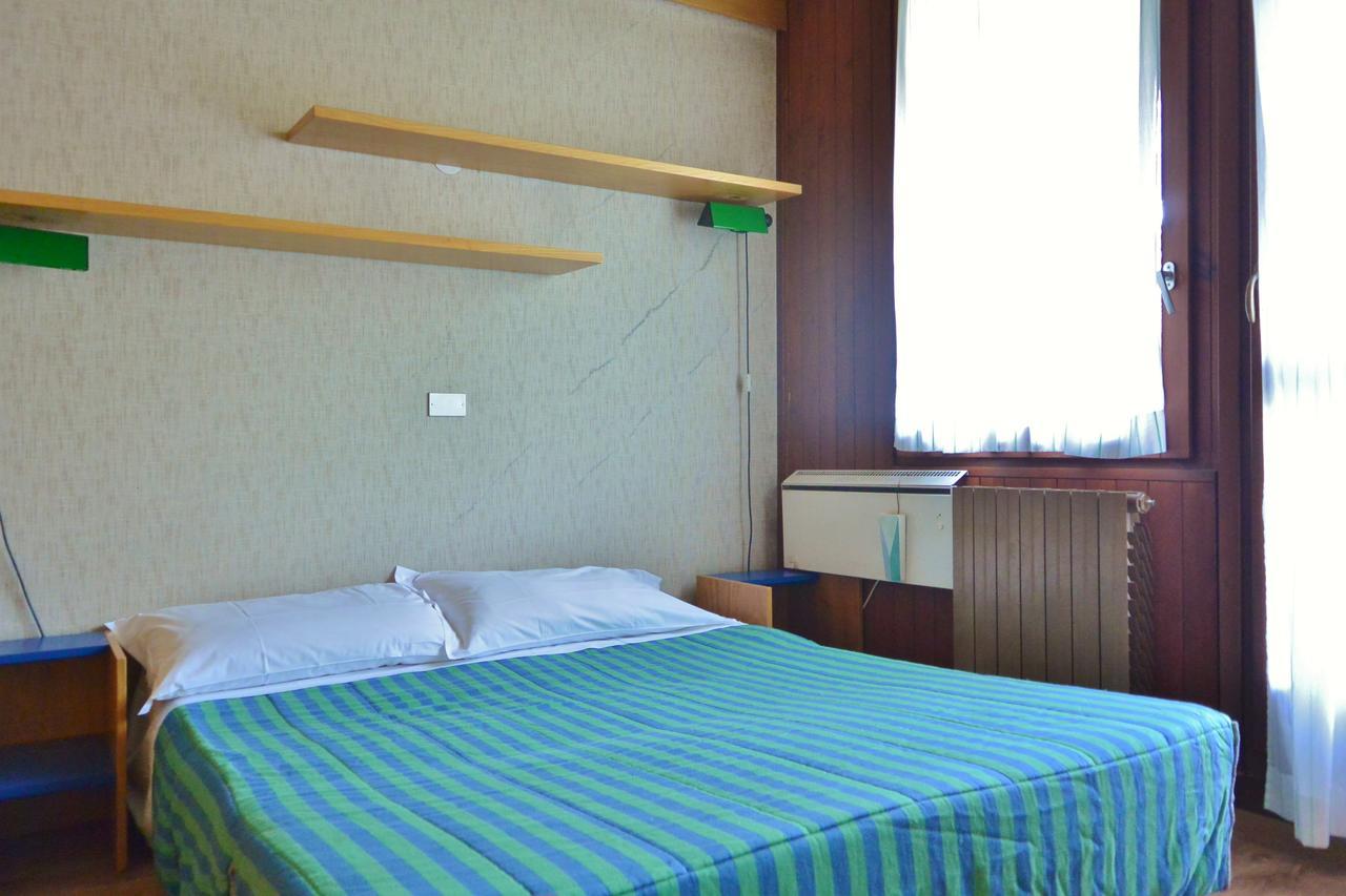 Appartamenti La Maison De Vacances Breuil-Cervinia Exteriör bild