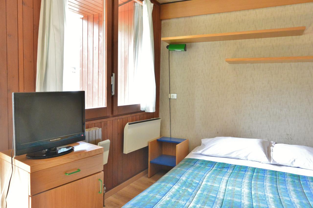 Appartamenti La Maison De Vacances Breuil-Cervinia Exteriör bild