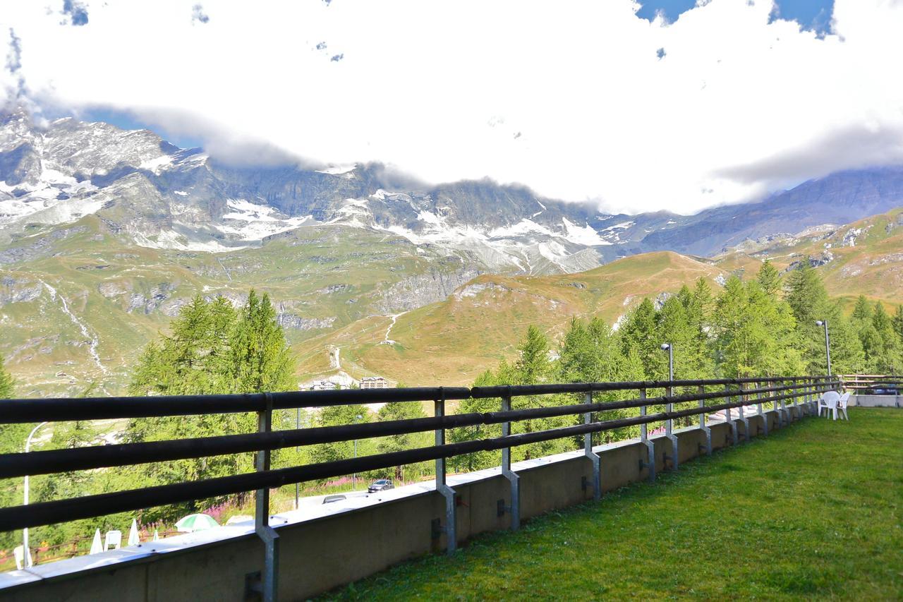 Appartamenti La Maison De Vacances Breuil-Cervinia Exteriör bild