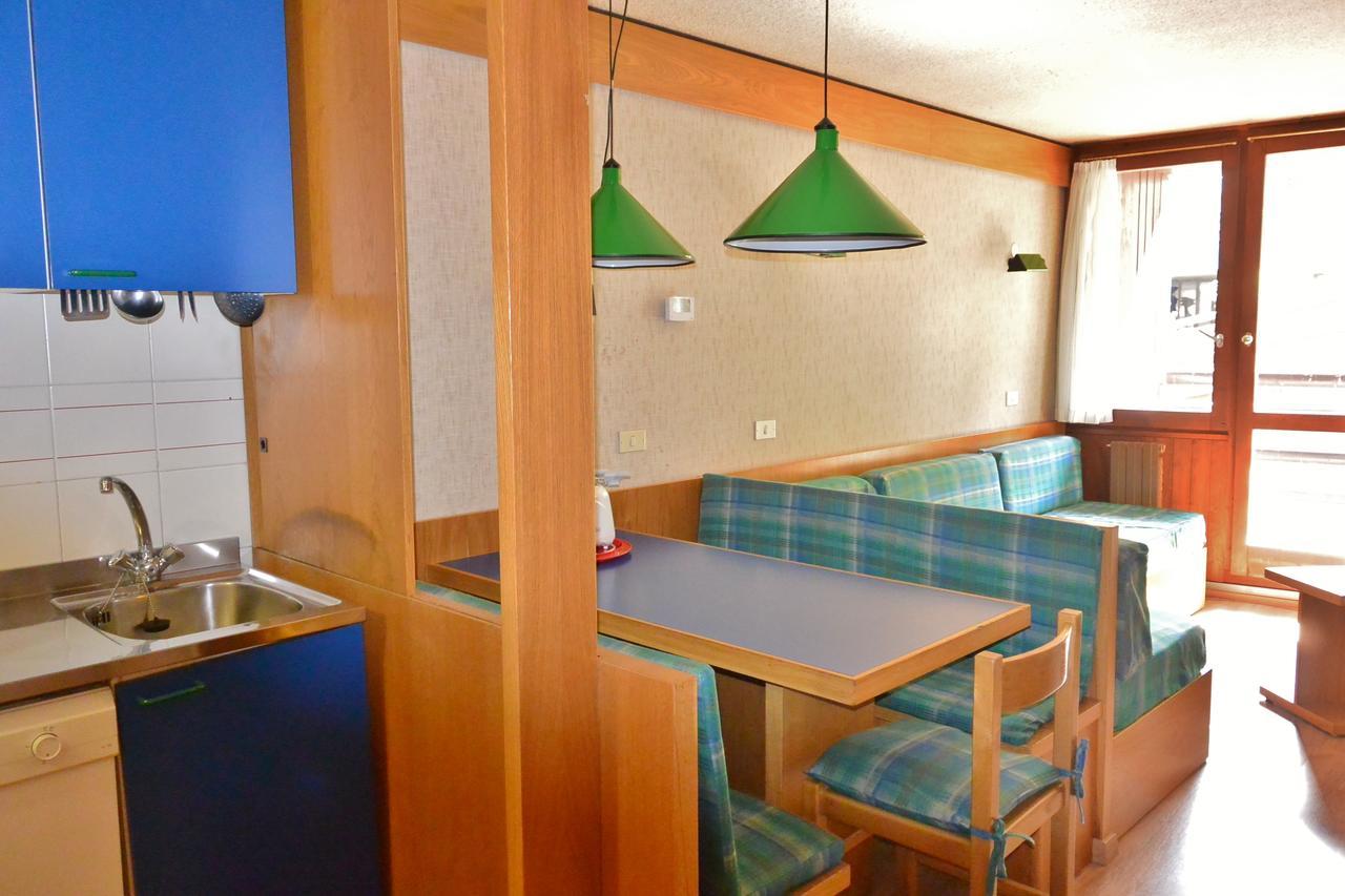 Appartamenti La Maison De Vacances Breuil-Cervinia Exteriör bild