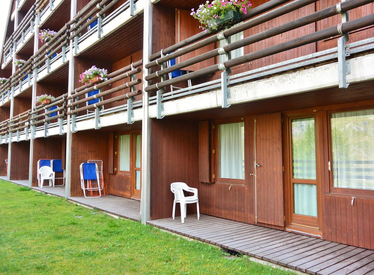 Appartamenti La Maison De Vacances Breuil-Cervinia Exteriör bild